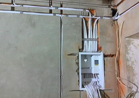 Монтаж электропроводки в Рощино