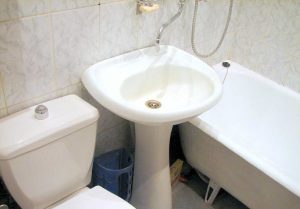 Установка раковины тюльпан в ванной в Рощино